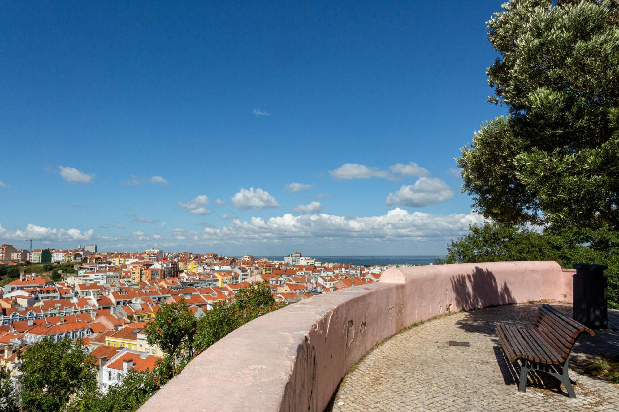 Miradouro Penha De Franca Duplex Apartment Lisbon Luaran gambar